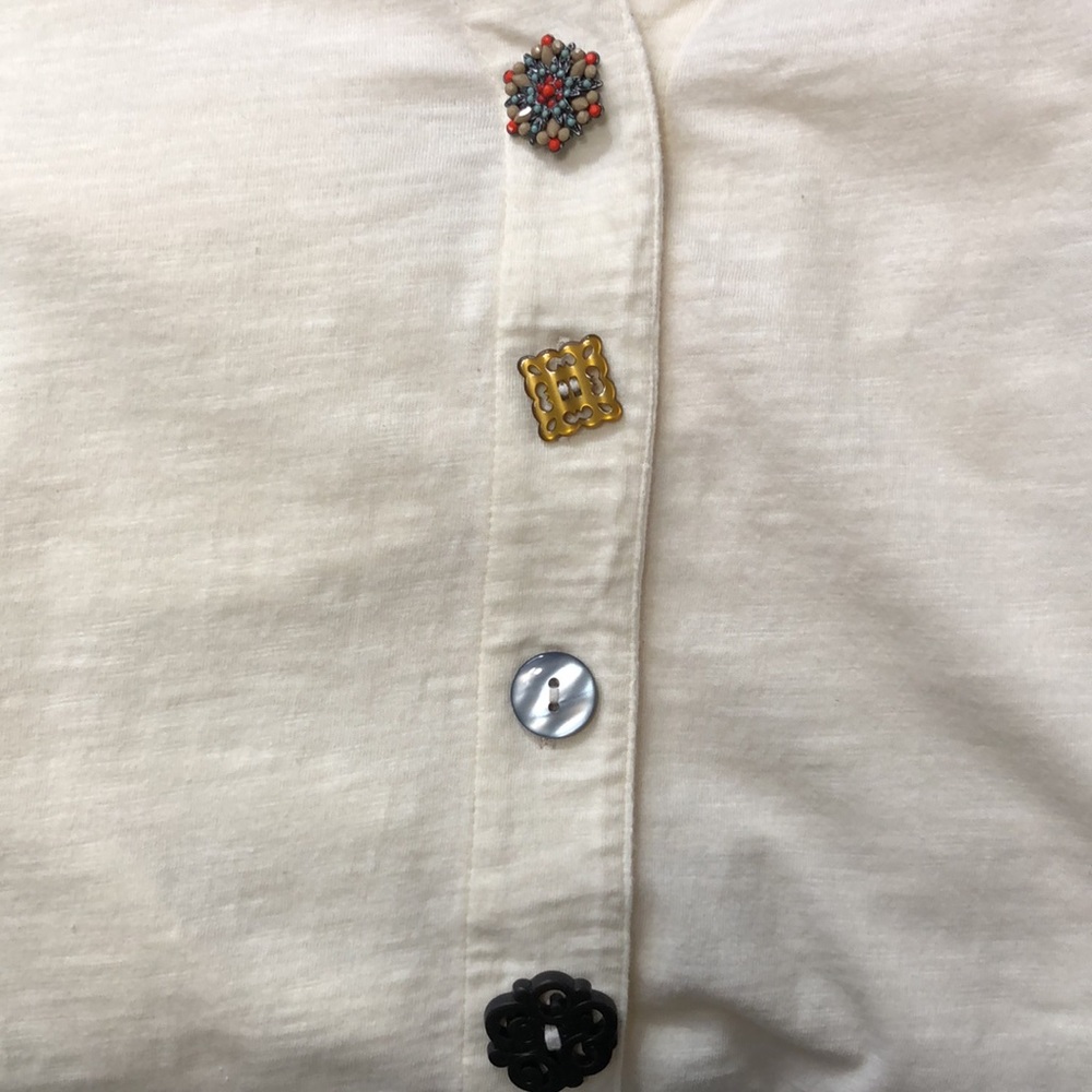 SOFT SURROUNDINGS Top with Vintage Charm Buttons Pale Yellow, Ecru, Cream Size S - Picture 5 of 7